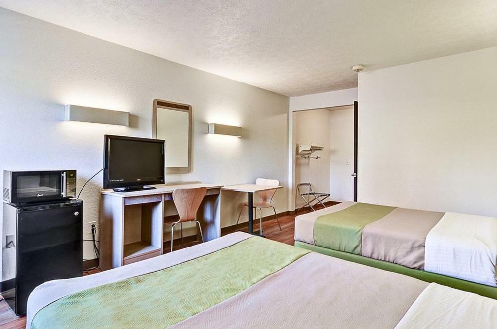 Economy Inn Pittsburgh Airport Moon Township Экстерьер фото